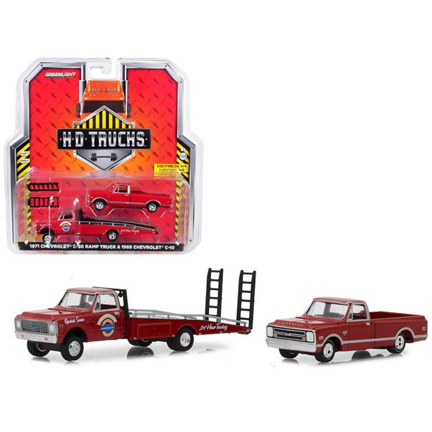 1:64 1971 Chevrolet C-30 Ramp Truck with 1969 Chev C-10