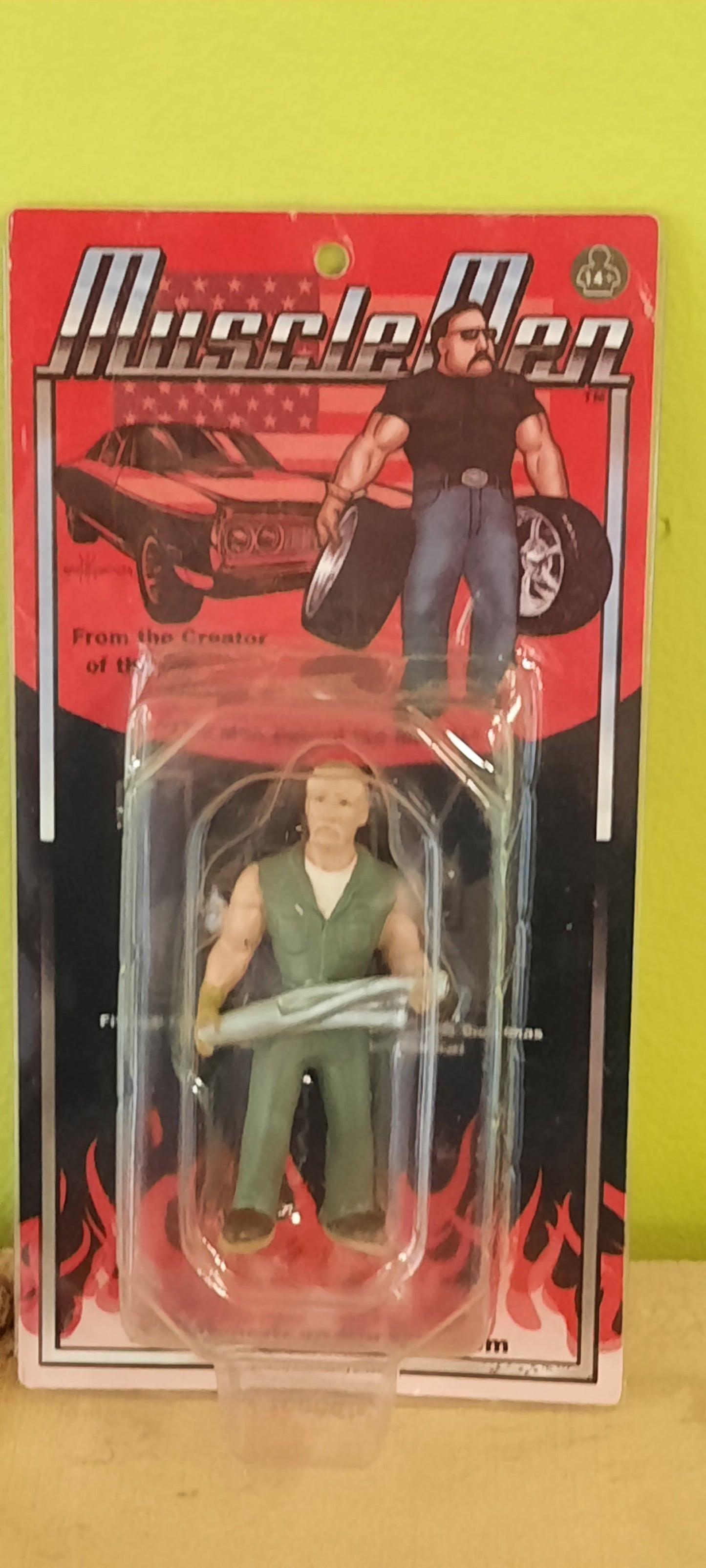 1:24 Buff Daddy Figurine
