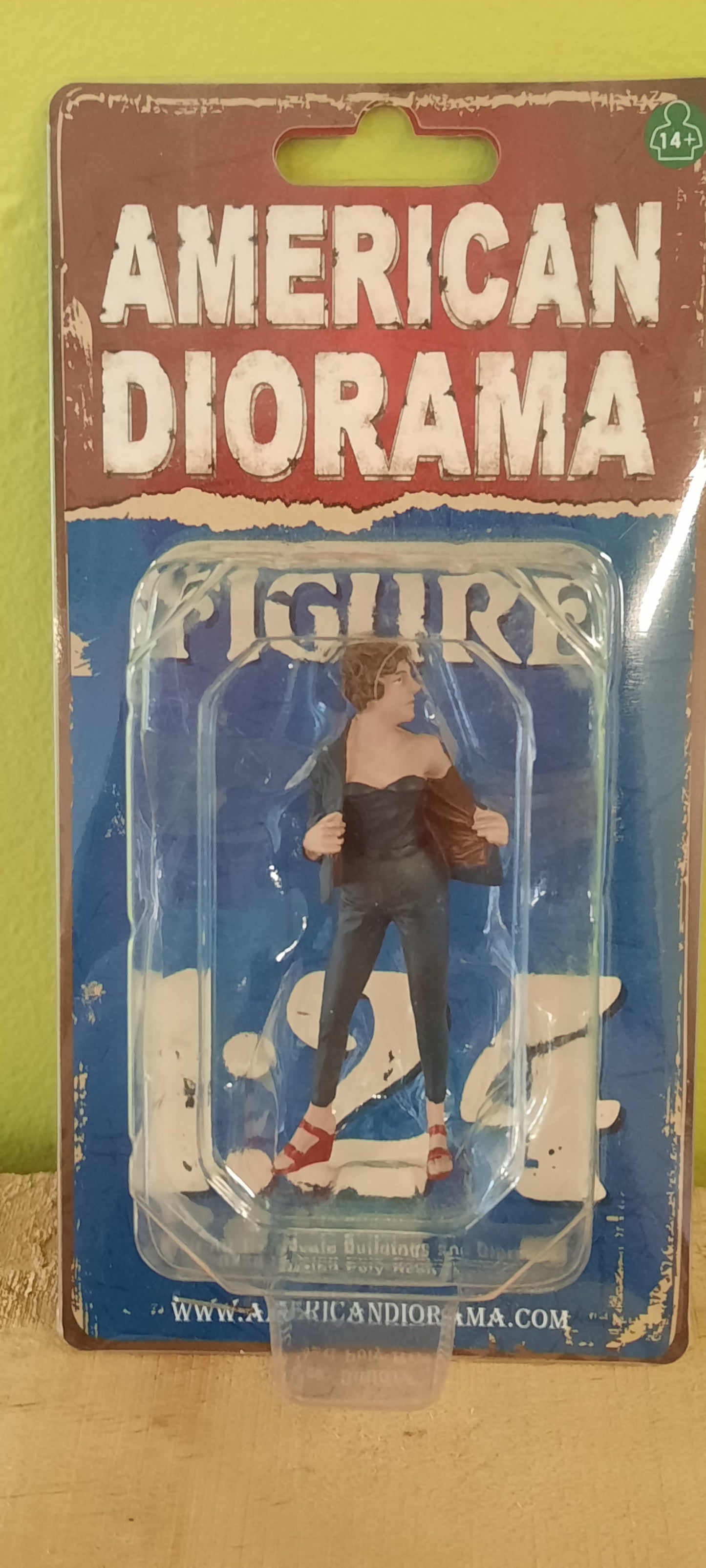 1:24 Rizzo Figurine