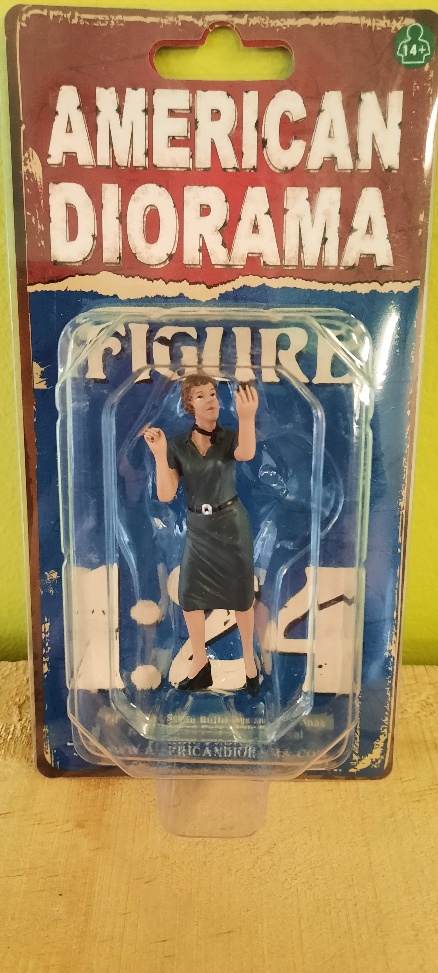 1:24 Frenchy Figurine
