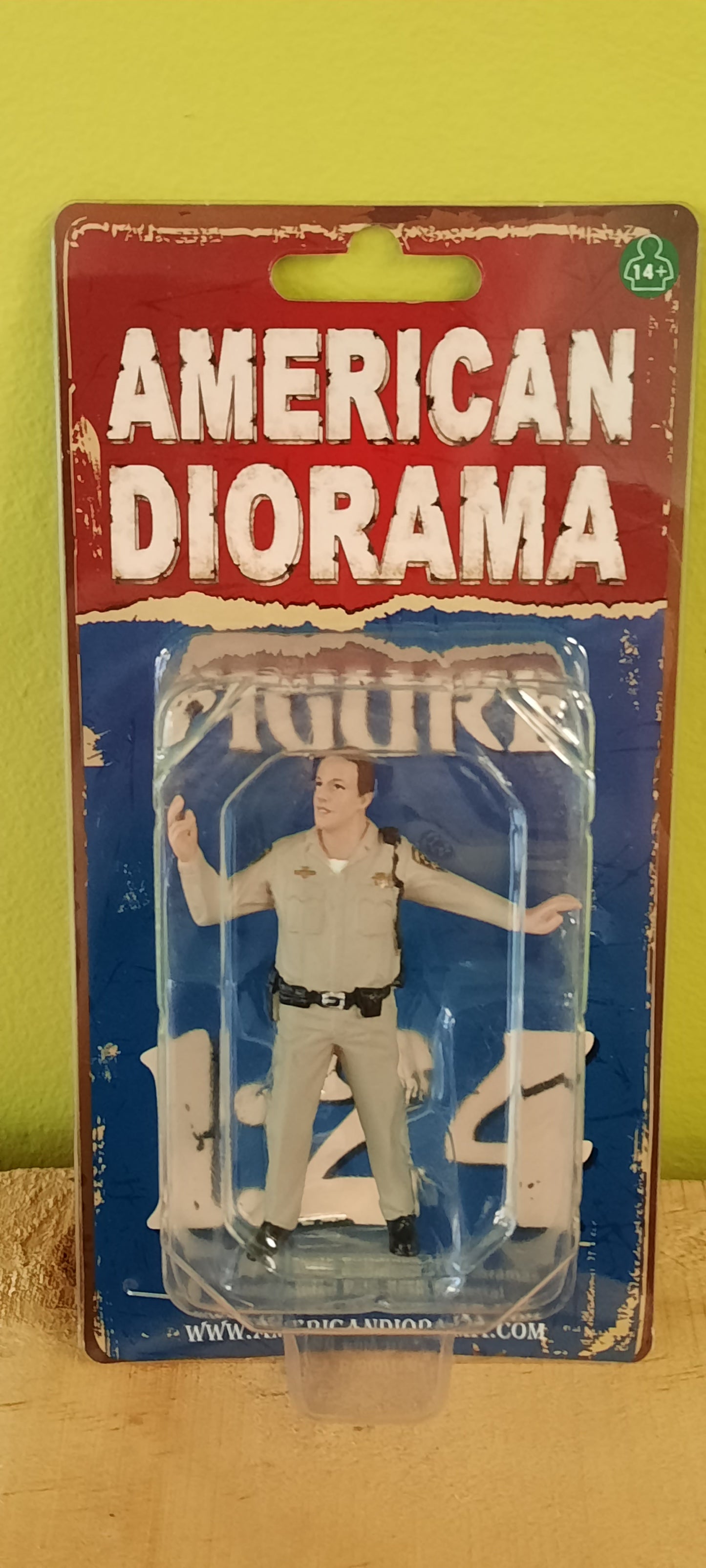 1:24 Writing Ticket  Figurine