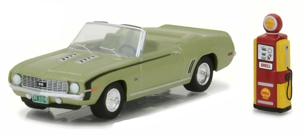 1:64 1969 Chevrolet Camaro Convertible with Shell Pump