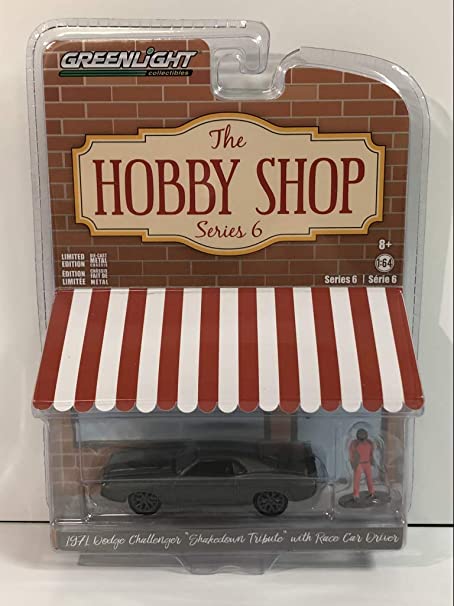 1:64 1971 Dodge Challenger Shakedown Tribute with Race Car Driver