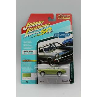 1:64 1972 Chevy Vega GT