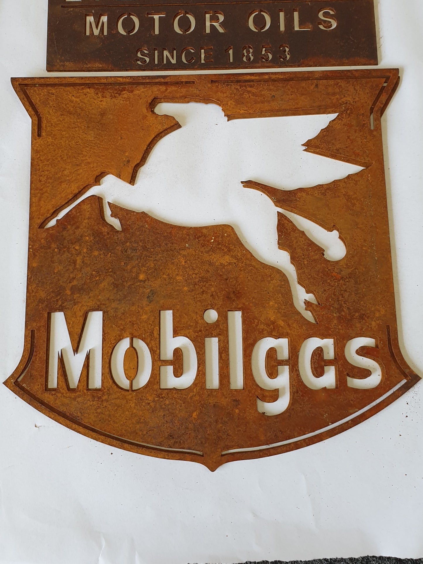 Mobil Gas Pegasus Laser Cut