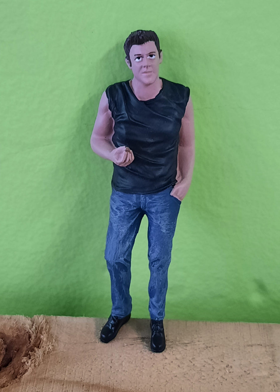 1:24 Kenickie Figurine