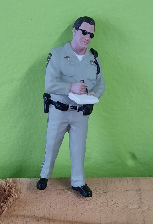 1:24 Writing Ticket  Figurine