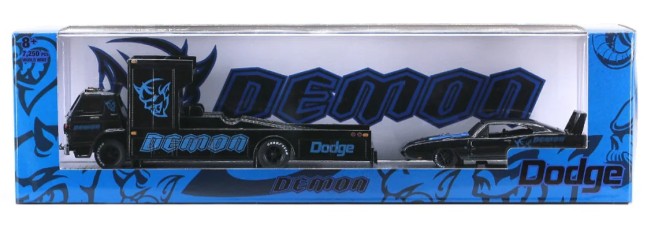 1:64  1966 Dodge L600 COE & 1969 Dodge Charger Daytona HEMI