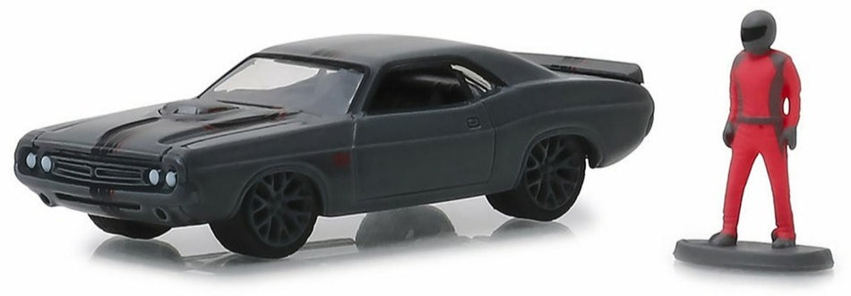 1:64 1971 Dodge Challenger Shakedown Tribute with Race Car Driver