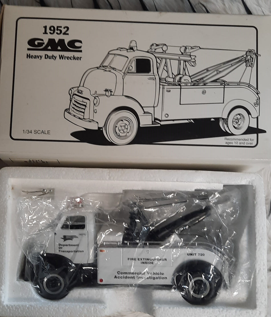1:34 1952 GMC Heavy Duty Wrecker Die Cast Model - Department of Transport